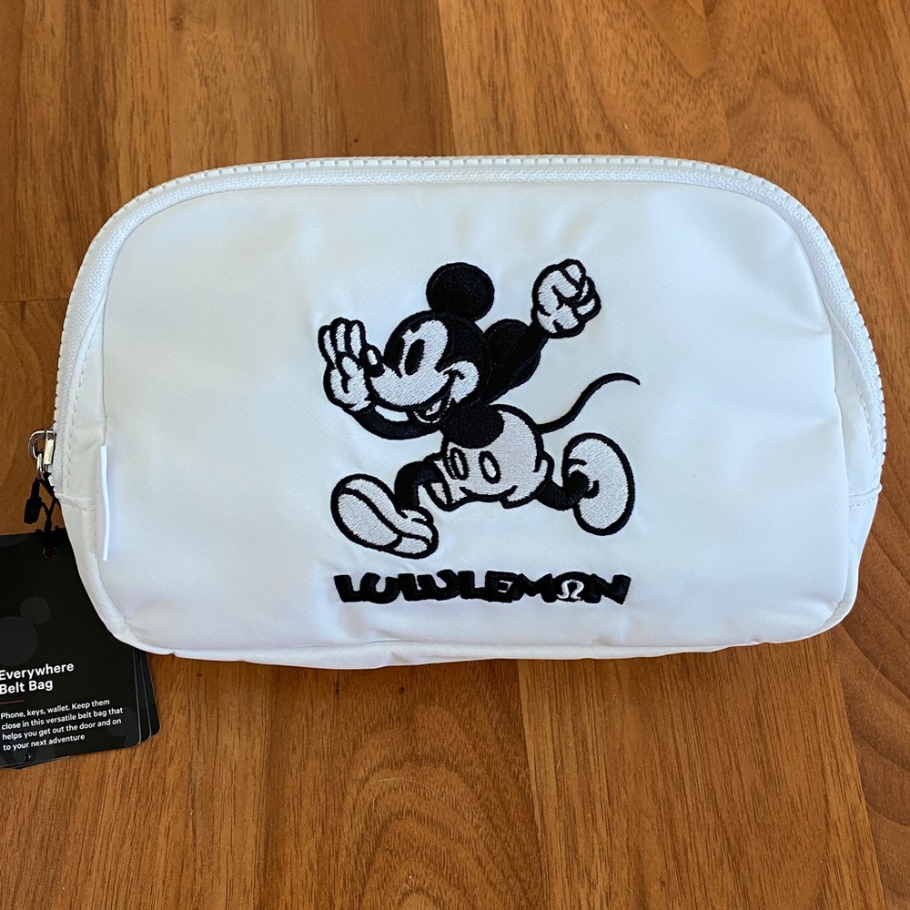 ❤️ Disney x Lululemon Everywhere Belt Bag NWT